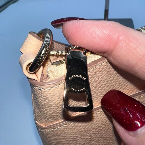 COACH POUCH POP PURSE/WRISTLET APRICOT COLOR